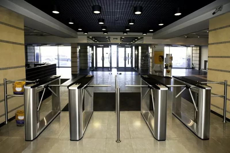 Контроль входа и турникеты в Бизнес центре в Ступино